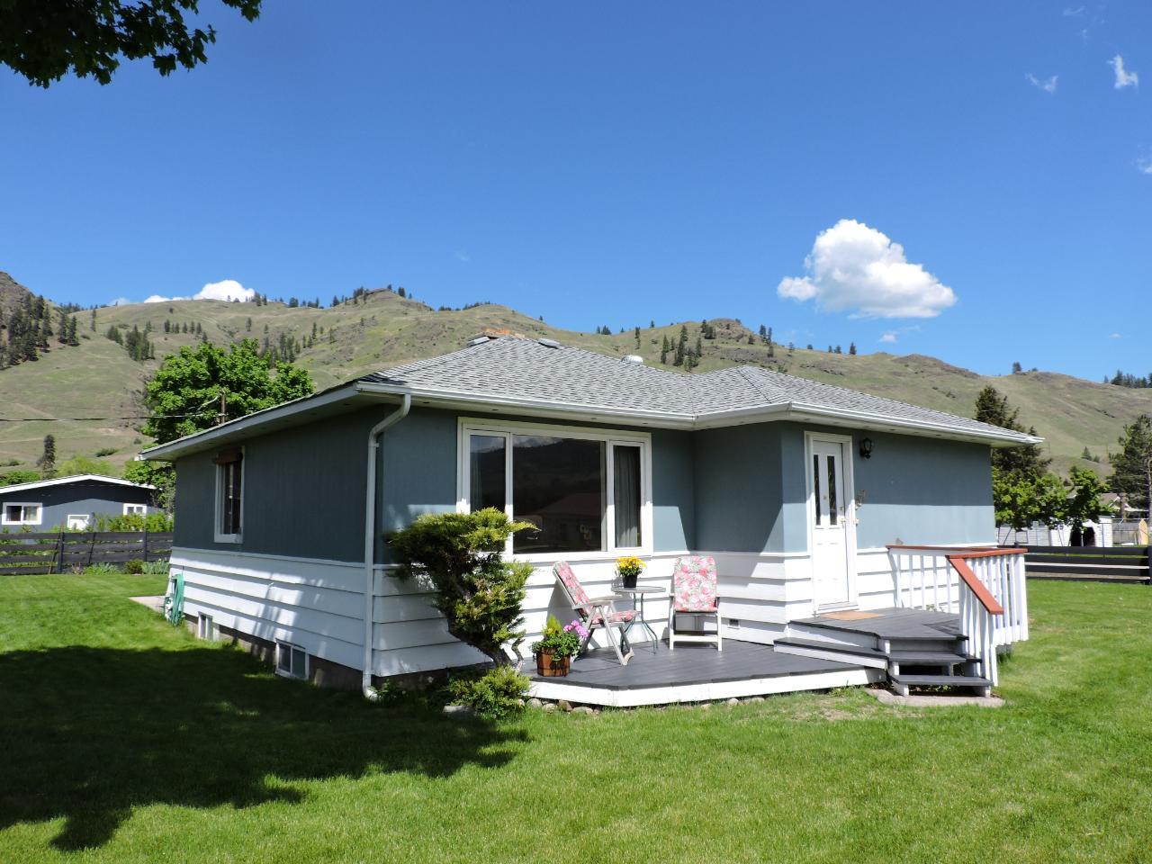 557 Seventh Avenue Avenue, Midway, BC, V0H 1M0