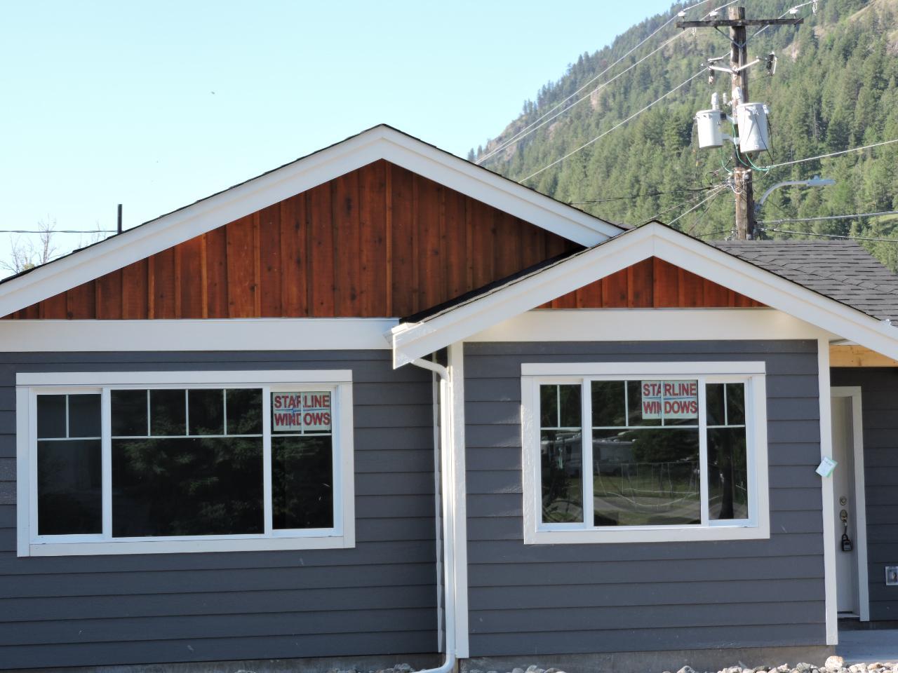 594 Sixth Avenue Avenue, Midway, BC, V0H 1M0