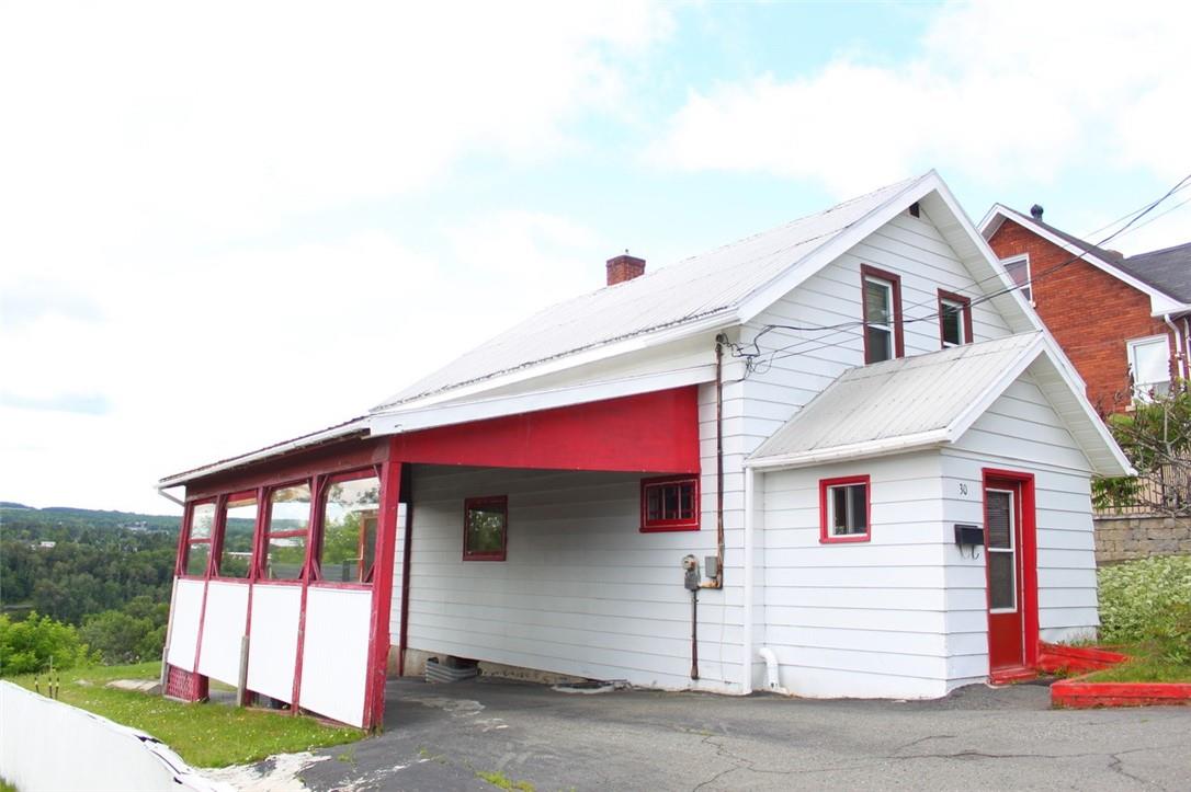 30 Bellevue St  