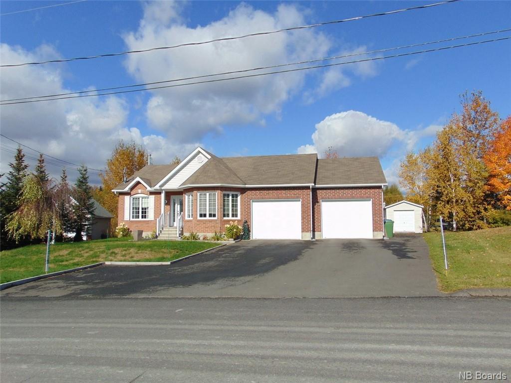 6 Jolaine St  