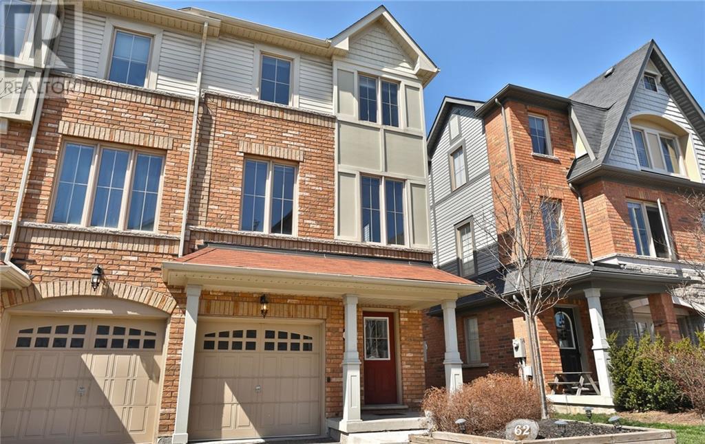 62 Cedar Lake Cres  