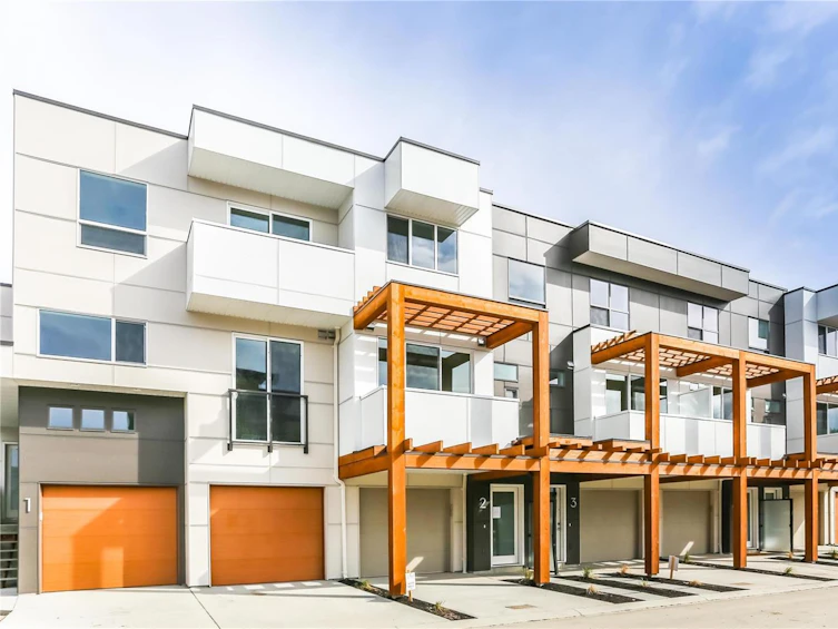 18-720 Valley Road, Kelowna, BC, V1V 2E6