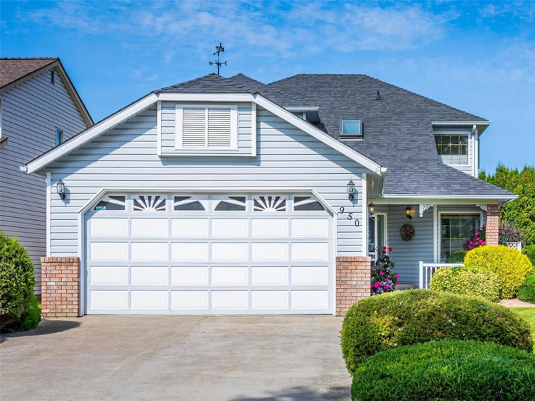 950 Wintergreen Drive, Kelowna, BC, V1W 3V6
