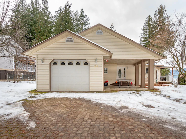 26 Montcalm Crescent, Sicamous, BC, V0E 2V1