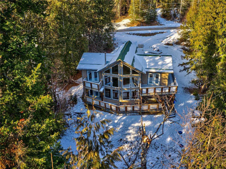 7420 Aspen Road, Anglemont, BC, V0E 1M8