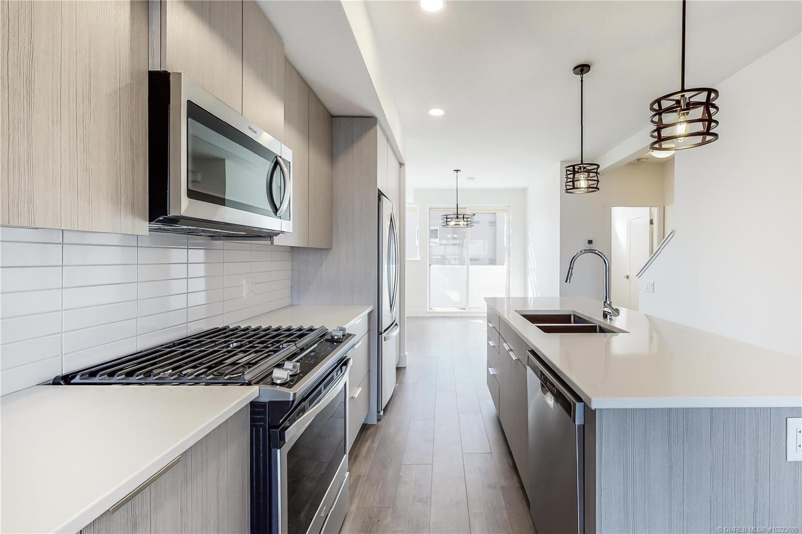 16-720 Valley Road, Kelowna, BC, V1V 2E6