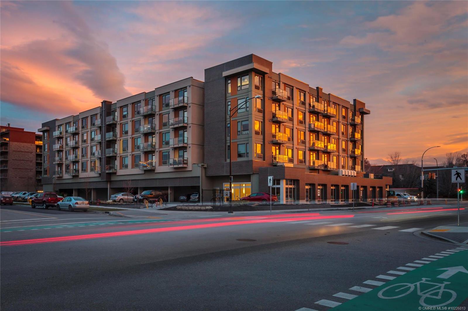 341-925 Leon Avenue, Kelowna, BC, V1Y 0E5