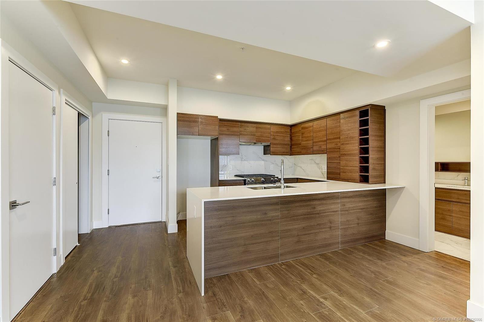 305-1925 Enterprise Way, Kelowna, BC, V1Y 9S9