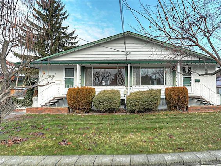 2978-2978-2980 Springfield Road, Kelowna, BC, V1X 4N7