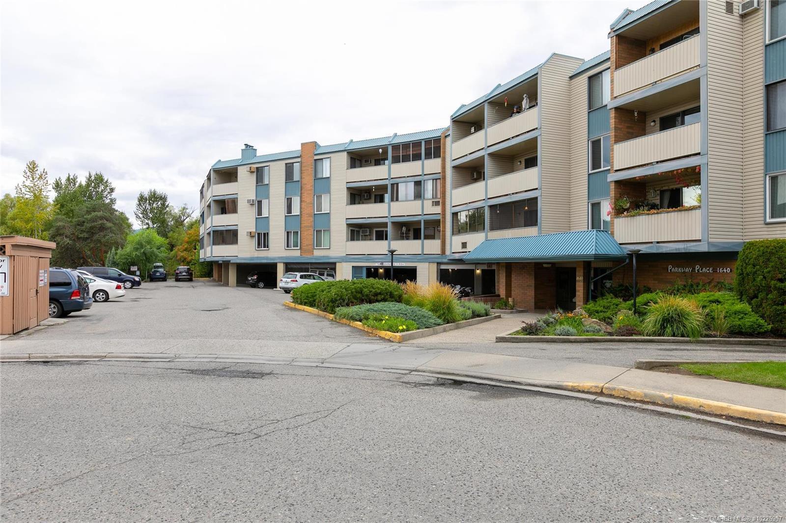 215-1640 Ufton Court, Kelowna, BC, V1Y 8L5
