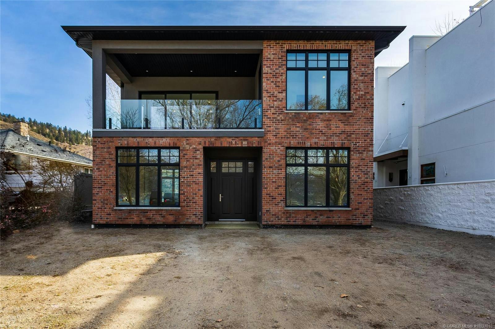 671 Ellis Street, Kelowna, BC, V1Y 1Y6