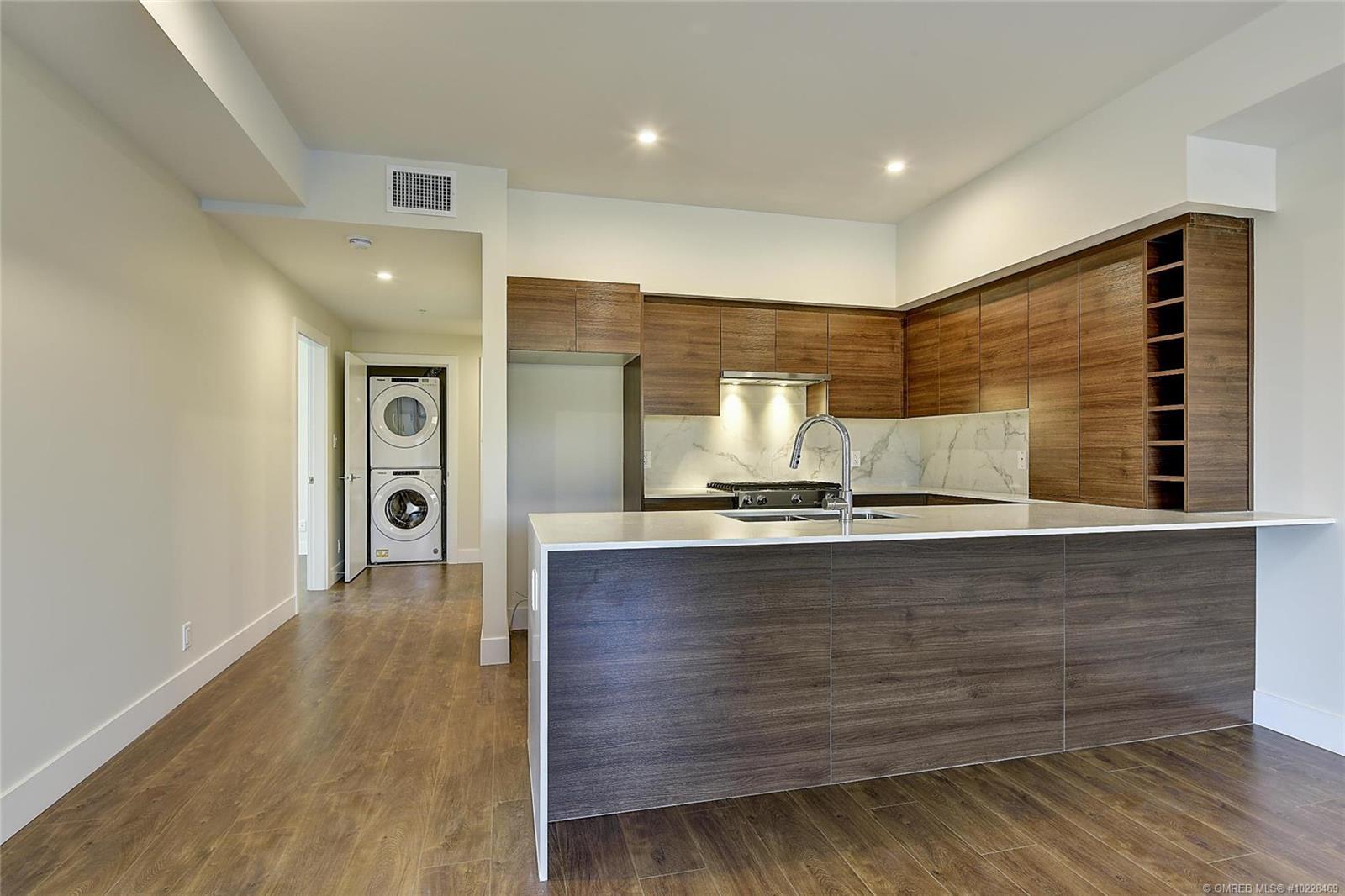 302-1925 Enterprise Way, Kelowna, BC, V1Y 0J8