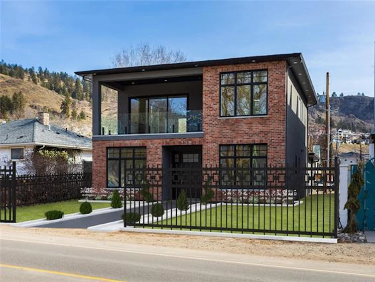 671 Ellis Street, Kelowna, BC, V1Y 1Y6