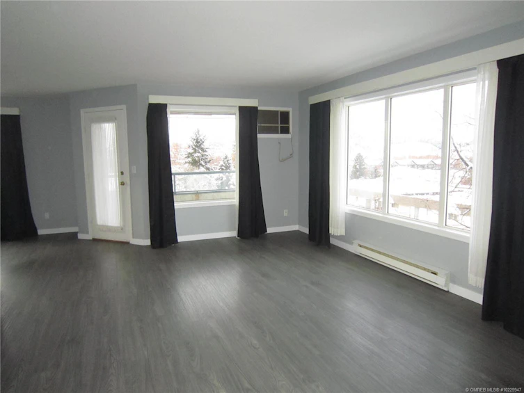302-180 North Hollywood Road, Kelowna, BC, V1X 6Y9