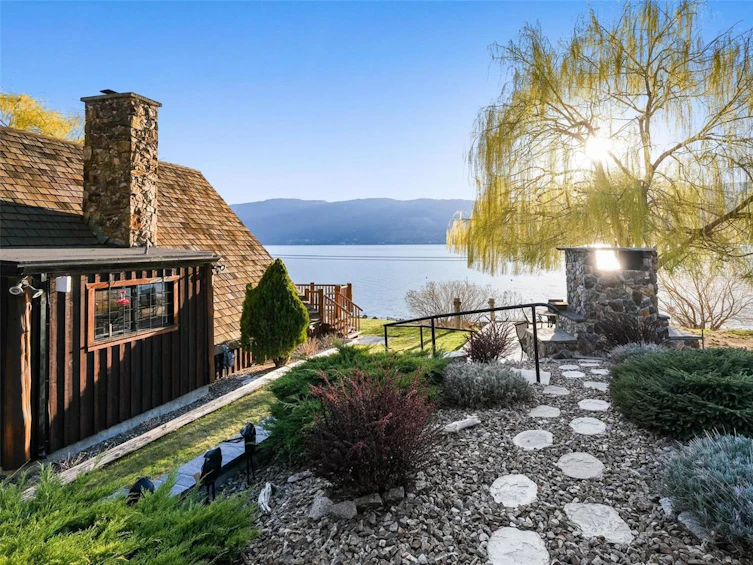 12575 Pixton Road, Lake Country, BC, V4V 1A1