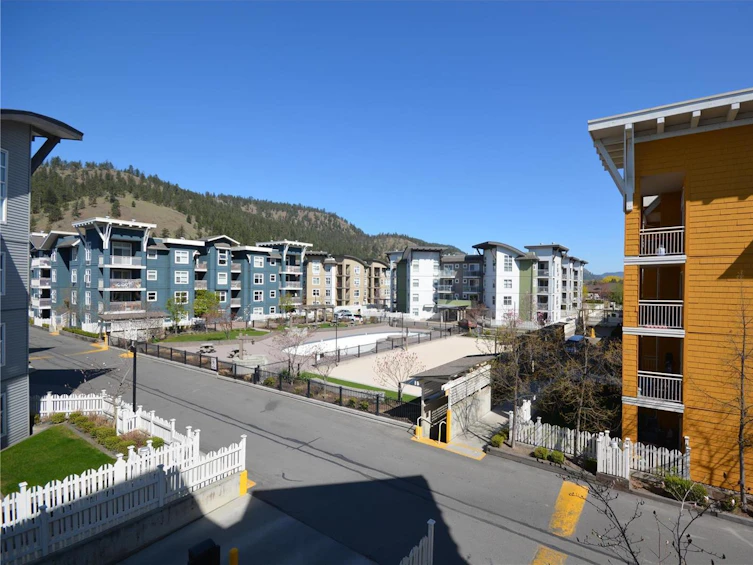 302-567 Yates Road, Kelowna, BC, V1V 2V4