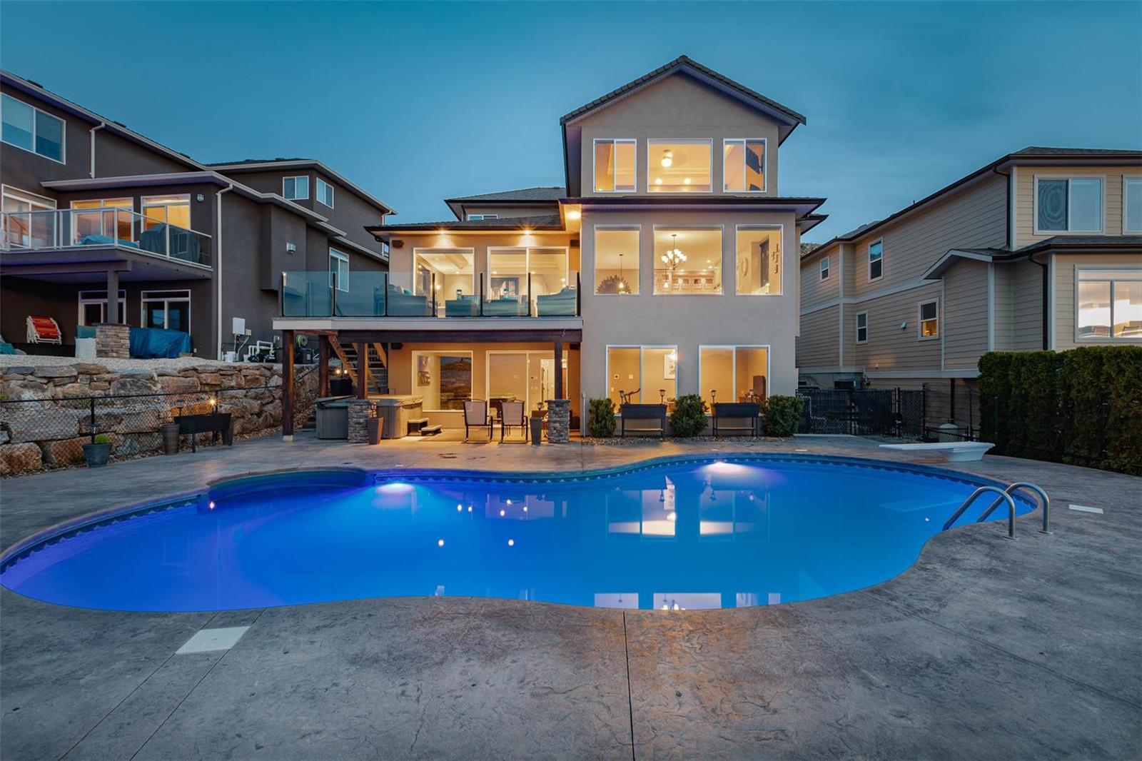 872 Hewetson Avenue, Kelowna, BC, V1W 5C9