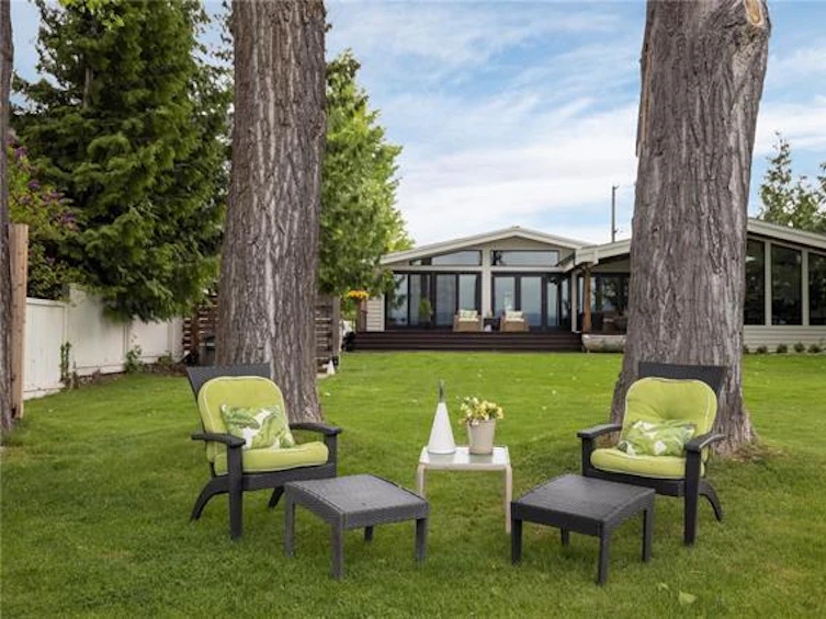 3548 Lakeshore Road, Kelowna, BC, V1W 3L5