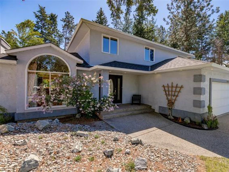 4009 Lakevale Court, Kelowna, BC, V1W 3Z5