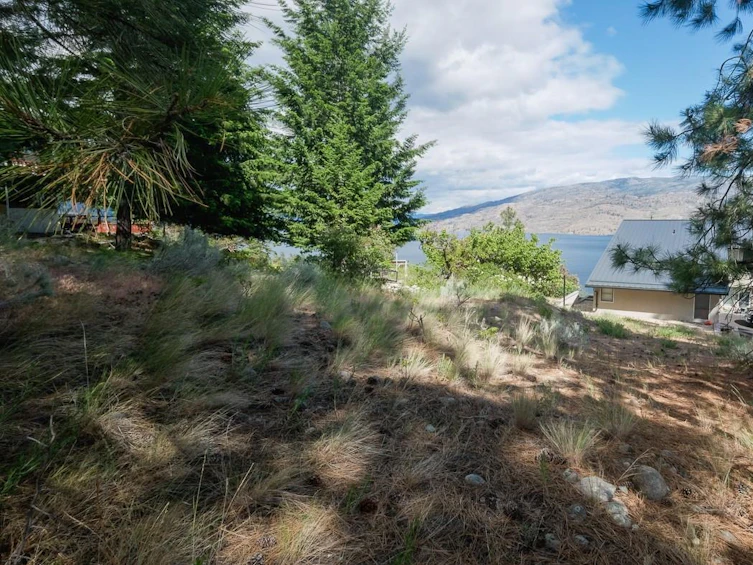6411 Stuart Crescent, Peachland, BC, V0H 1X0