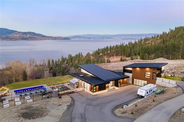 6101 Lakeshore Road, Kelowna, BC, V1W 4J5