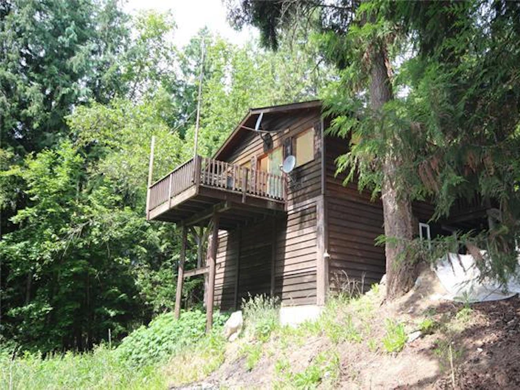 7608 Lonneke Trail, Anglemont, BC, V0E 1M8