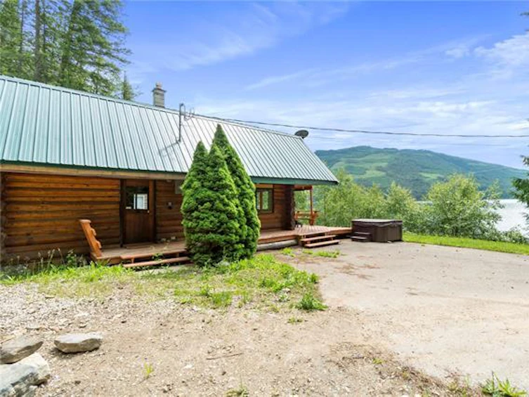 5783 Sunnybrae Canoe Pt Road, Eagle Bay, BC, V0E 2X1