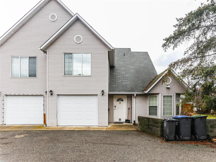 726 Burne Avenue, Kelowna, BC, V1Y 5P7