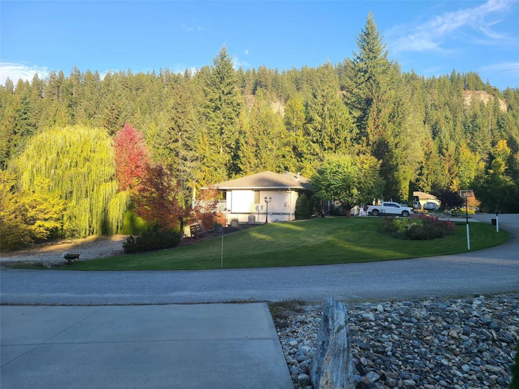 2731 Mount Dale Place, Blind Bay, BC, V0E 1H1