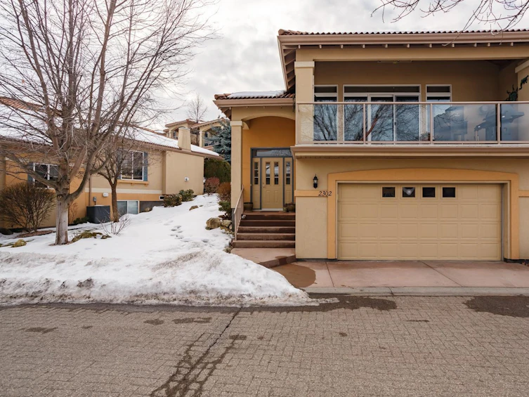 2302 Country Club Drive, Kelowna, BC, V1V 2M6