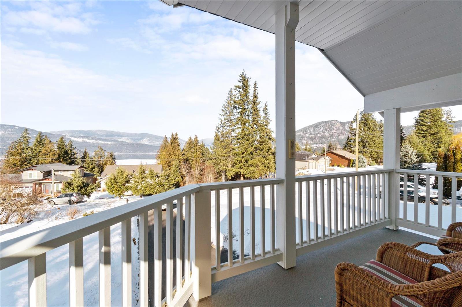 2236 Lakeview Drive, Blind Bay, BC, V0E 2W2