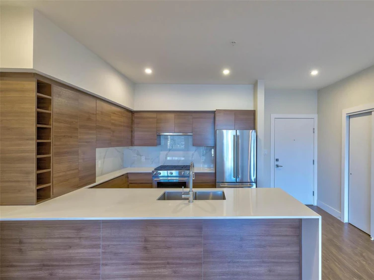 406-1925 Enterprise Way, Kelowna, BC, V1Y 9S9
