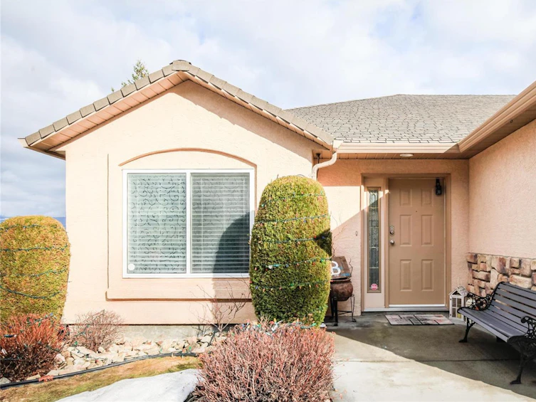 17-2325 Silver Place, Kelowna, BC, V1V 2L5