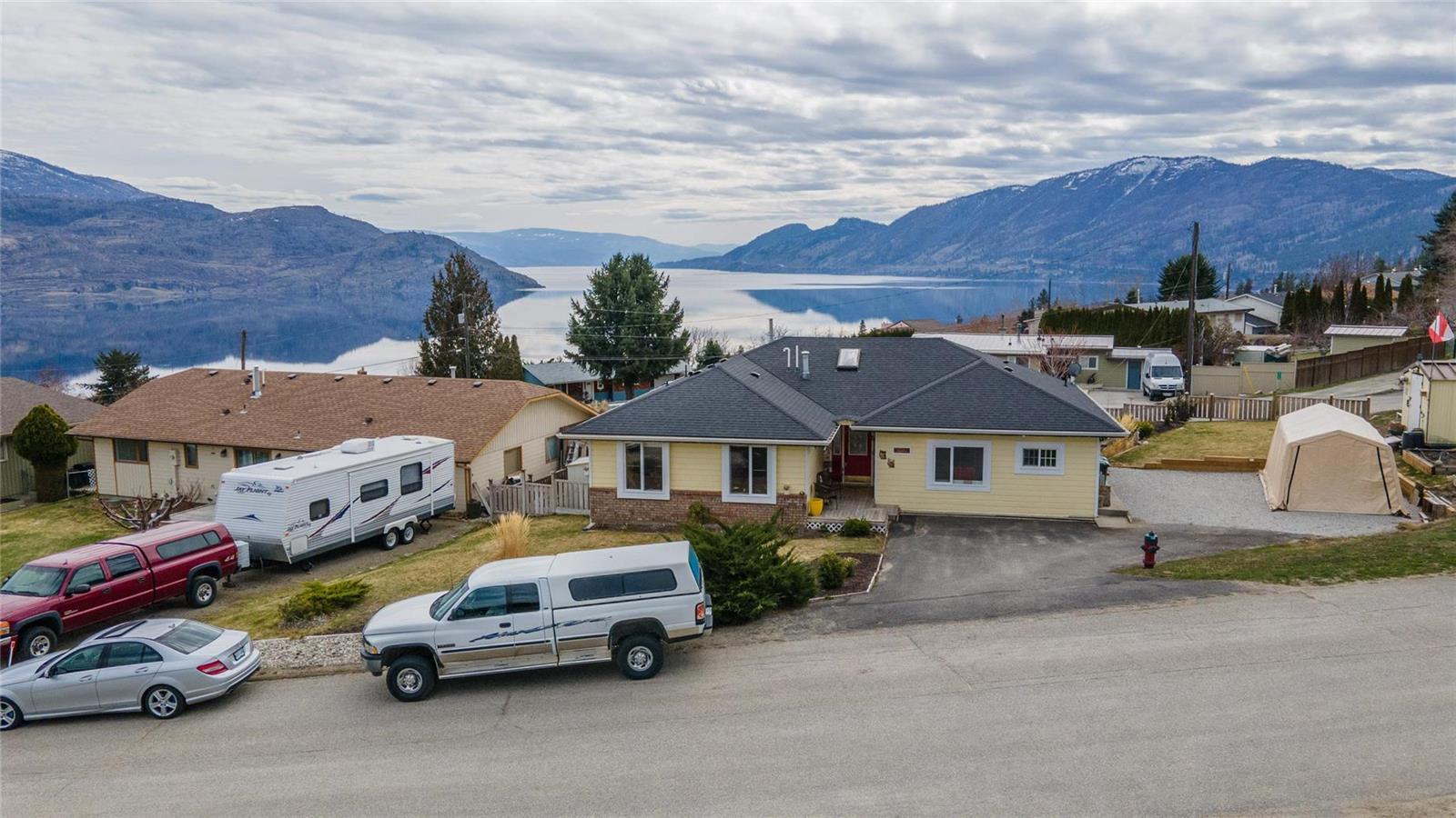 6159 Davies Crescent, Peachland, BC, V0H 1X7