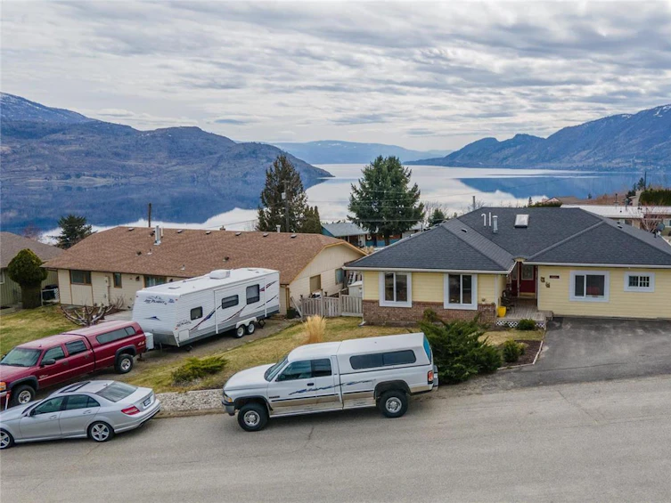 6159 Davies Crescent, Peachland, BC, V0H 1X7