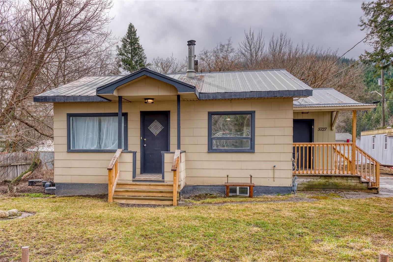 5727 Hwy 97, Falkland, BC, V0E 1W1