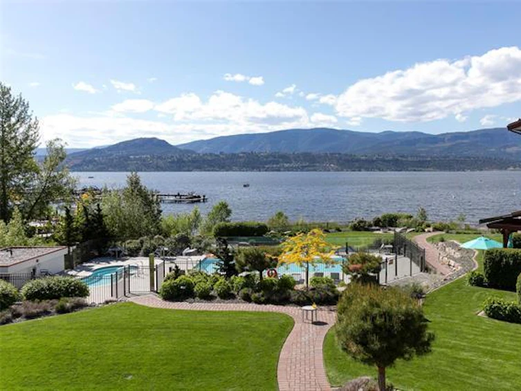 4-3756 Lakeshore Road, Kelowna, BC, V1W 3L4