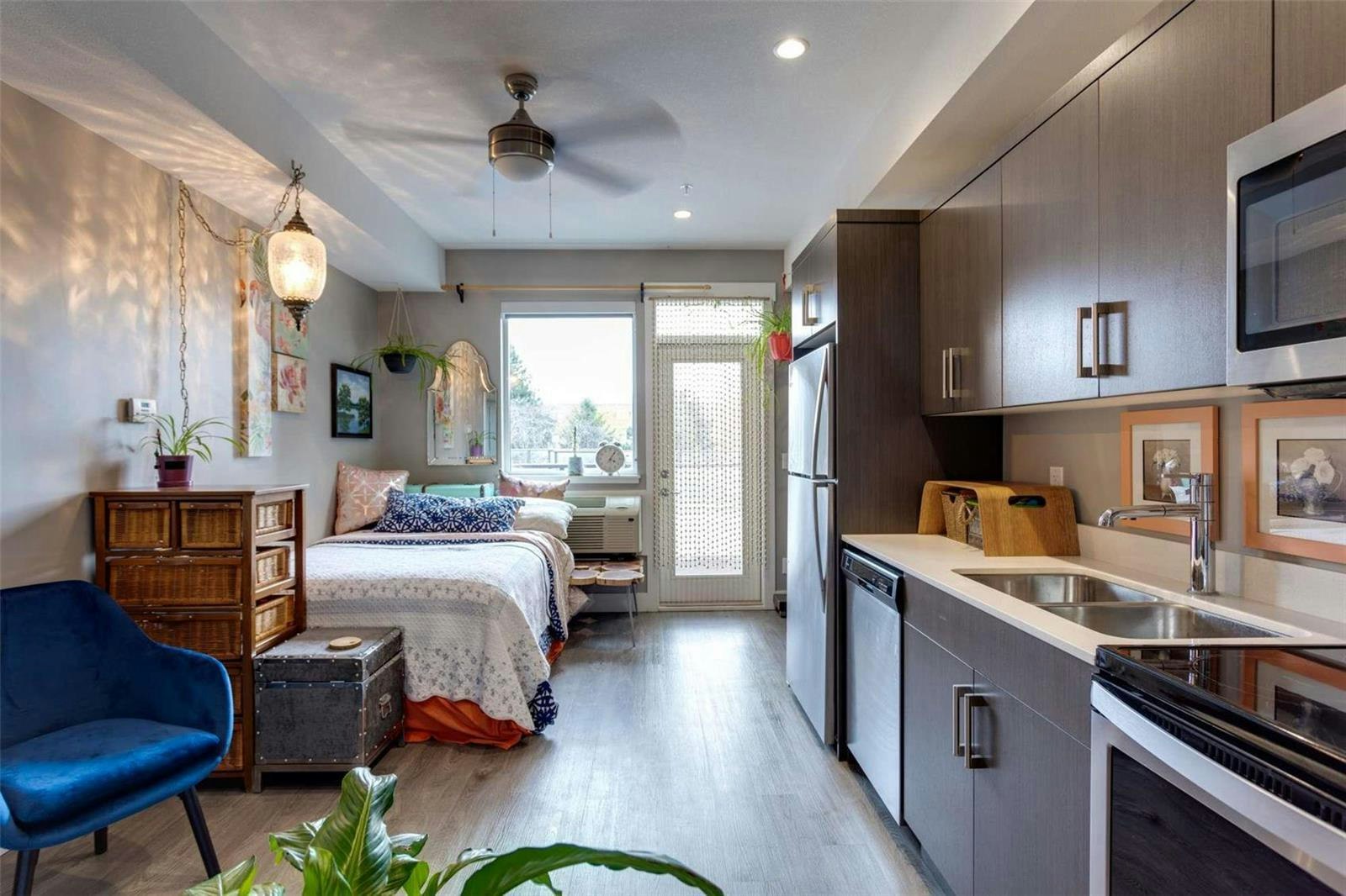 331-925 Leon Avenue, Kelowna, BC, V1Y 0E5