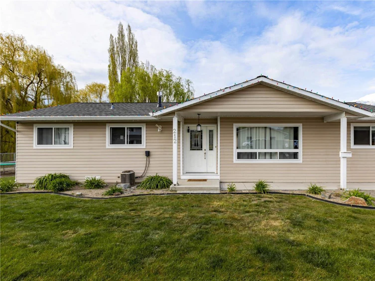 212 West Sumac Road, Kelowna, BC, V1X 6W8