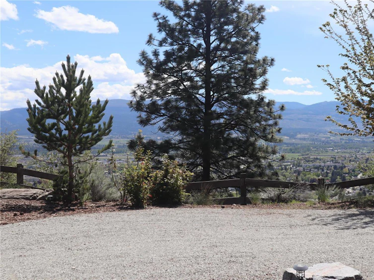 1193 Parkbluff Lane, Kelowna, BC, V1V 2Y3