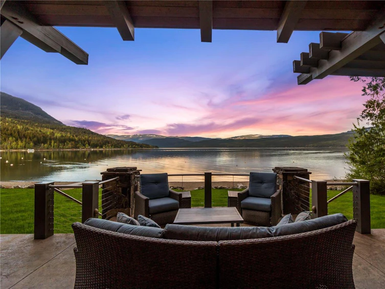 2-7220 Welch Road, Anglemont, BC, V0E 1M7