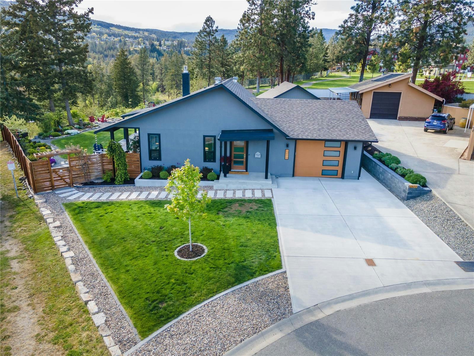 2575 Pineridge Place, West Kelowna, BC, V4T 2J7