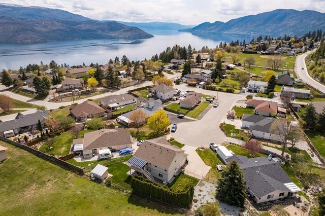 6027 Garraway Place, Peachland, BC, V0H 1X4