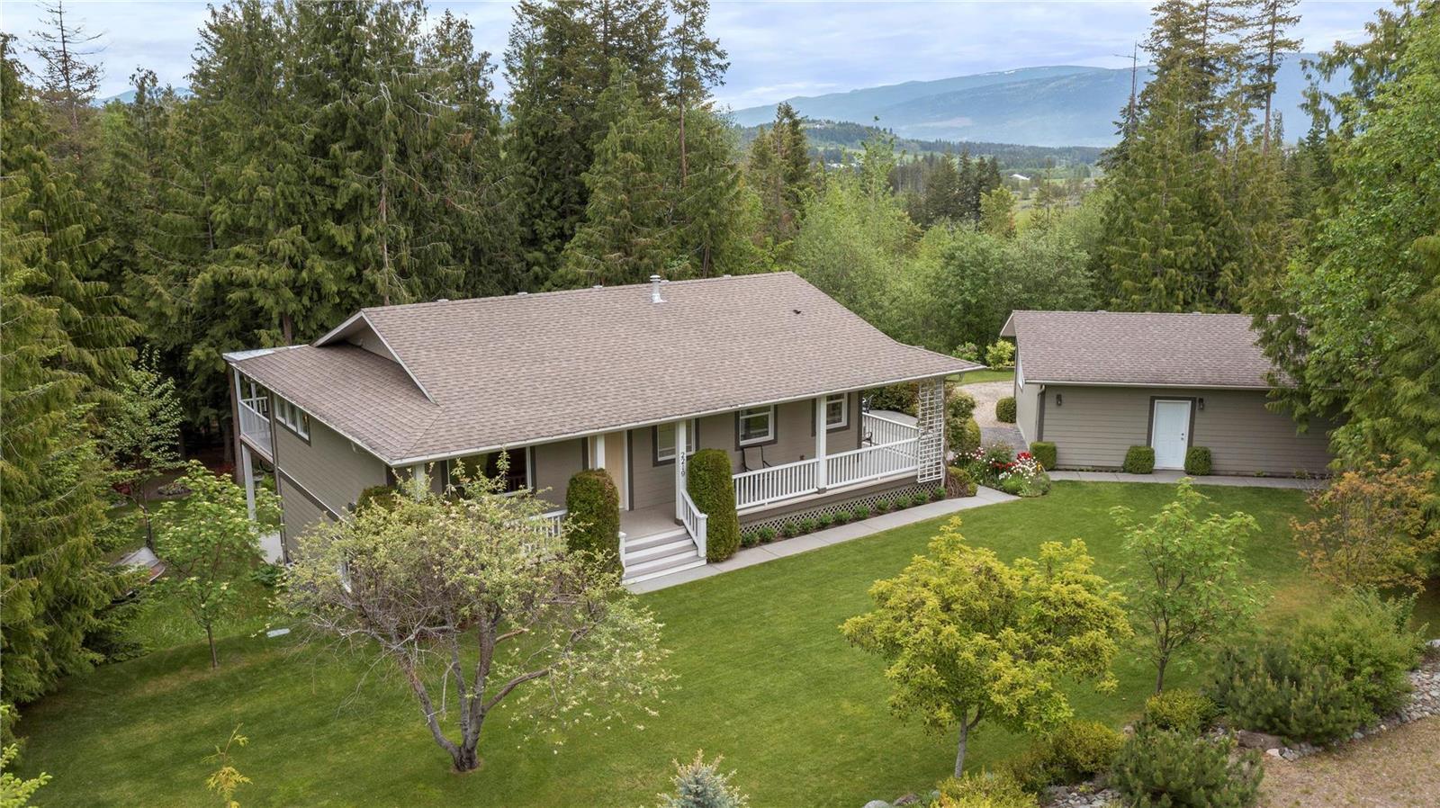2219 Wildflower Lane, Sorrento, BC, V0E 2W1