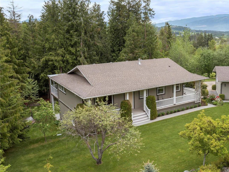 2219 Wildflower Lane, Sorrento, BC, V0E 2W1