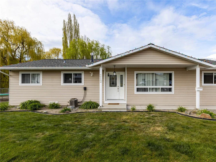 212 West Sumac Road, Kelowna, BC, V1X 3Y9