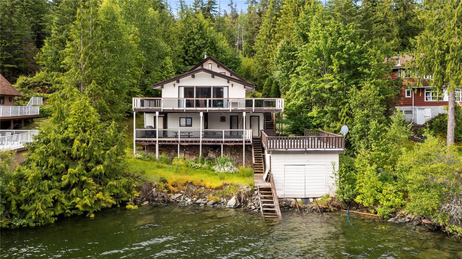 7 & #19-4119 Galligan Road, Eagle Bay, BC, V0E 1T0