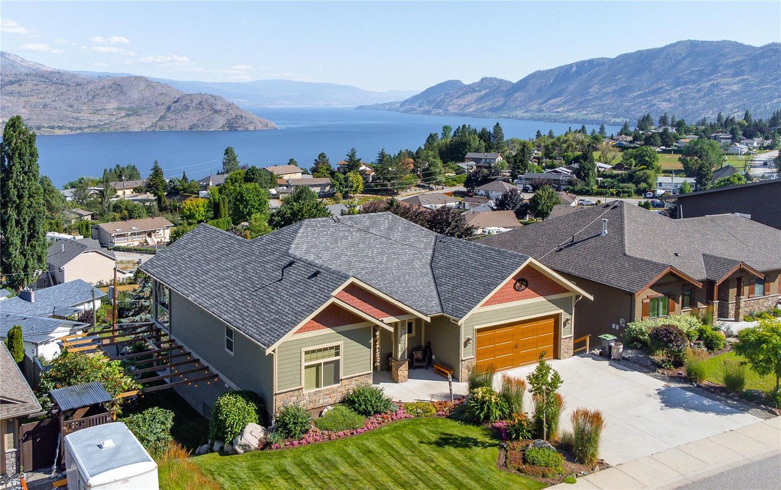 6112 Seymoure Avenue, Peachland, BC, V0H 1X4