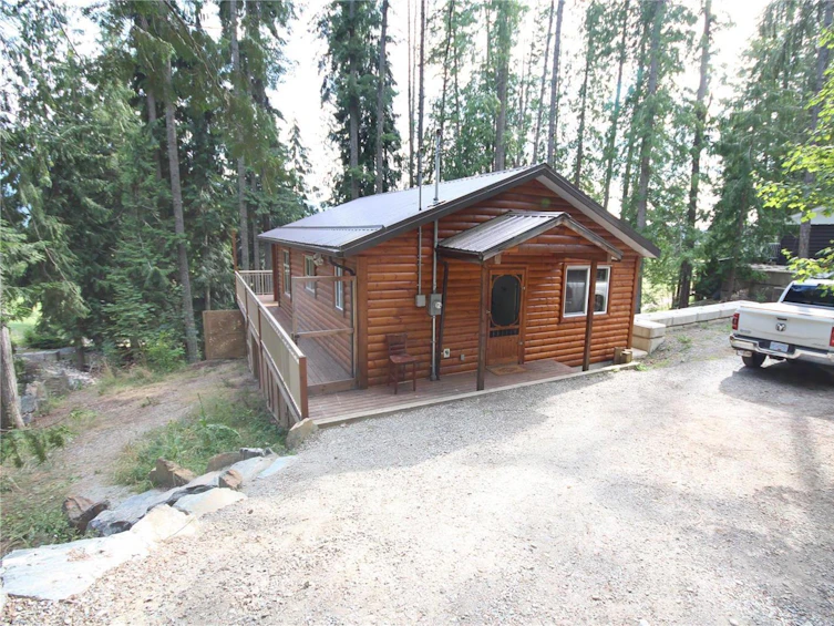 7800 Columbia Drive, Anglemont, BC, V0E 1M8