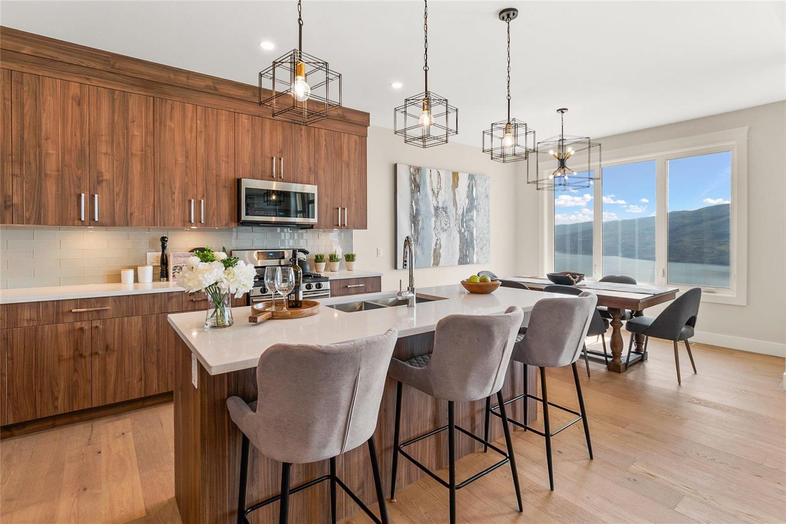 6038 Gerrie Road, Peachland, BC, V0H 1X4